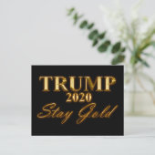 トランプ2020 – ステイ金ゴールド ポストカード (スタンド正面)
