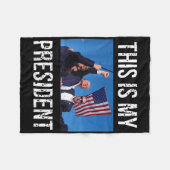 トランプ2024これは私の大統領である フリースブランケット (正面(横))