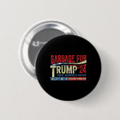 トランプ2024のトランプおもしろいサポーター用のごみ 缶バッジ (正面&裏面)