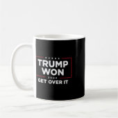 トランプ2024ウォンIt Uni – 黒 コーヒーマグカップ (左)