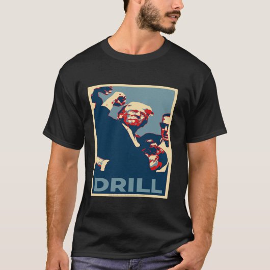 トランプ2024ドリルポスターデザインTシャツ Tシャツ (正面)