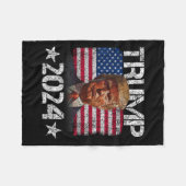 トランプ2024ヴィンテージ愛国的グラフィックサポーターT型 フリースブランケット (正面(横))
