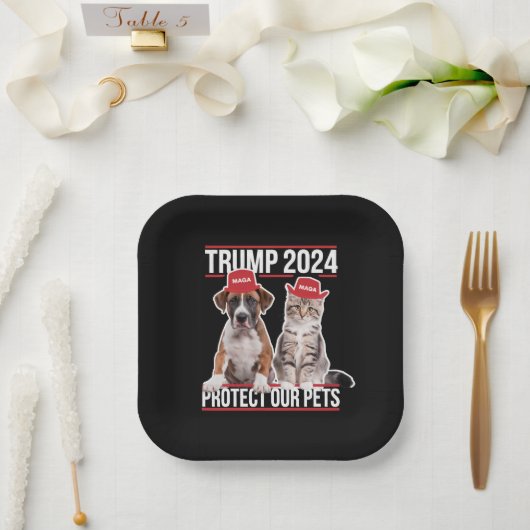 トランプ2024保護私たちのペット猫の犬MAGA ペーパープレート (ウェディング)