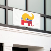 トランプ2024大統領の年選挙 横断幕 (ビルの外側)