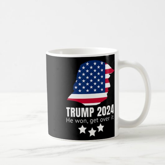 トランプ2024彼はそれを乗り越えて勝った コーヒーマグカップ (右)