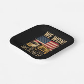 トランプ2024我々は勝利を勝ち取った2025 ペーパープレート (傾斜あり)