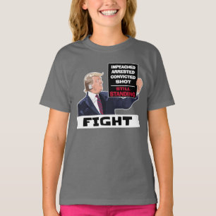 トランプ2024戦大統領の争の選挙はまだ立っている Tシャツ