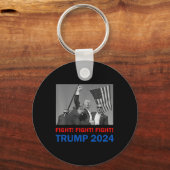 トランプ2024戦闘戦うドナルド・トランプ拳プム キーホルダー (正面)