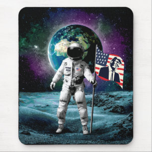 トランプ2024招待状宇宙飛行士 マウスパッド