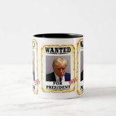 トランプ2024最も望ましい ツートーンマグカップ (中央)