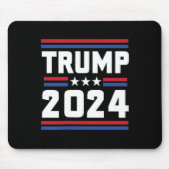 トランプ2024有罪判決おもしろいを受けたフェロンと立つ マウスパッド (正面)