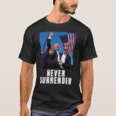 トランプ2024決して降伏しない Tシャツ (正面)