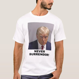 トランプ2024決して降伏しない Tシャツ