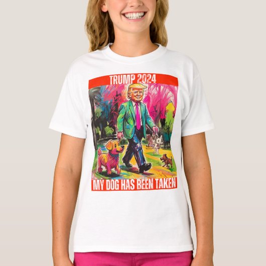 トランプ2024私の犬が連れて行かれた Tシャツ (正面)