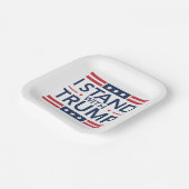 トランプ2024私はトランプのサポートプレジデントと立つ ペーパープレート (傾斜あり)