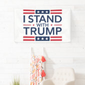 トランプ2024私はトランプのサポートプレジデントと立つ 横断幕 (インサイチュ)