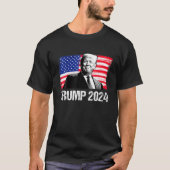 トランプ2024米国国旗のキャンペー選ン再大統領 Tシャツ (正面)
