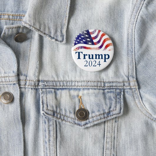 トランプ2024退色したアメリカ国旗のキャンペーン 缶バッジ (インサイチュ)