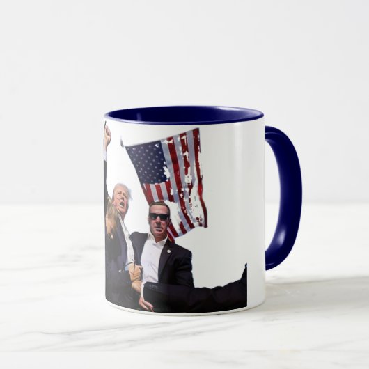 トランプ2024:アメリカのために戦う マグカップ (正面右)