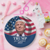 トランプ2024 – アメリカ国旗の写真 ペーパープレート (パーティー)