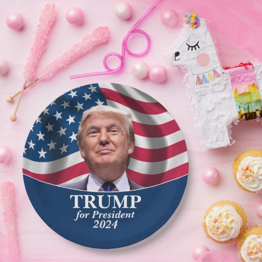トランプ2024 – アメリカ国旗の写真 ペーパープレート (パーティー)