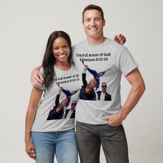 トランプ2024、神の完全な鎧 Tシャツ (ユニセックス)