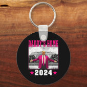 トランプ2024 Take America Ck Daddy's Home Trump Pink キーホルダー (正面)