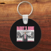 トランプ2024 Take America Ck Daddy's Home Trump Pink キーホルダー (正面)