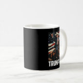 トランプ2025 7月の4番目の愛国的なアメリカ独立 コーヒーマグカップ (正面右)