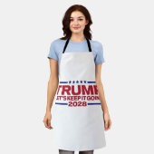 トランプ2028行保こう エプロン (着用した状態)