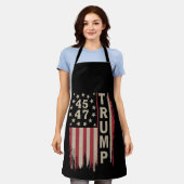 トランプ45 47ヴィンテージレトロアメリカ合衆国国旗 エプロン (着用した状態)