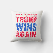 トランプ – アクションに戻るトランプが再び勝利 クッション (裏面)