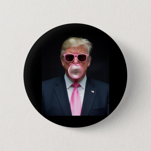 トランプ ピンク 風船ガム 大統領 47 アメリカ 缶バッジ (正面)