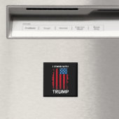 トランプ・プロトランプ・サポーターと立つ1 マグネット (インサイチュ (食洗機))
