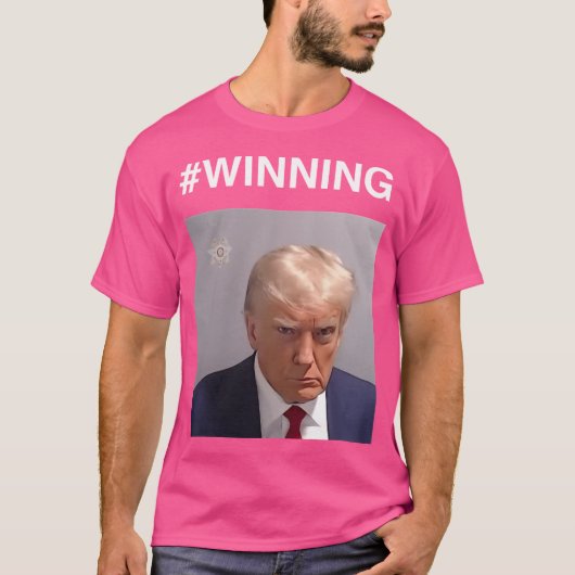 トランプ・マグショット勝利 Tシャツ (正面)