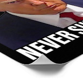 トランプ・マグショット決して男性の女性を降伏させない ポスター (角)