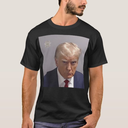 トランプ・マグショット Tシャツ (正面)