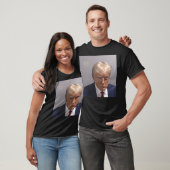 トランプ・マグショット Tシャツ (ユニセックス)