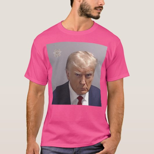 トランプ・マグショット Tシャツ (正面)