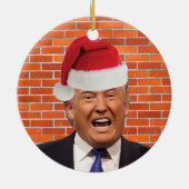 トランプ、彼が欲しいのは彼の壁だけだ セラミックオーナメント (裏面)