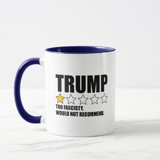 トランプ - 過度にファシスト的、非推奨 マグカップ (左)