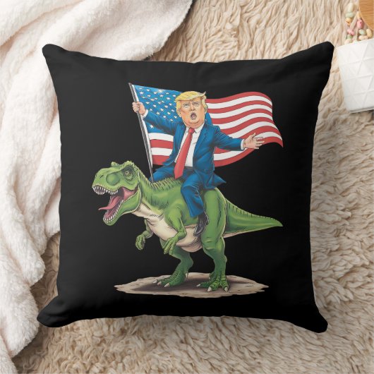 トランプ 騎乗 恐竜 ティラノサウルス アメリカ 国旗 クッション (ブランケット)