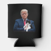 トランプ 2024 猫 MAGA 笑 トランプ 猫 缶クーラー (正面)