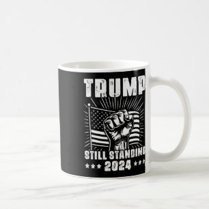 トランプ 2025 立ち続ける アメリカ国旗 ドナルド・トラ コーヒーマグカップ