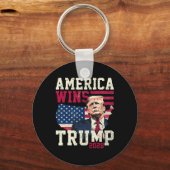 トランプ 2028 アメリカ勝利 キーホルダー (正面)