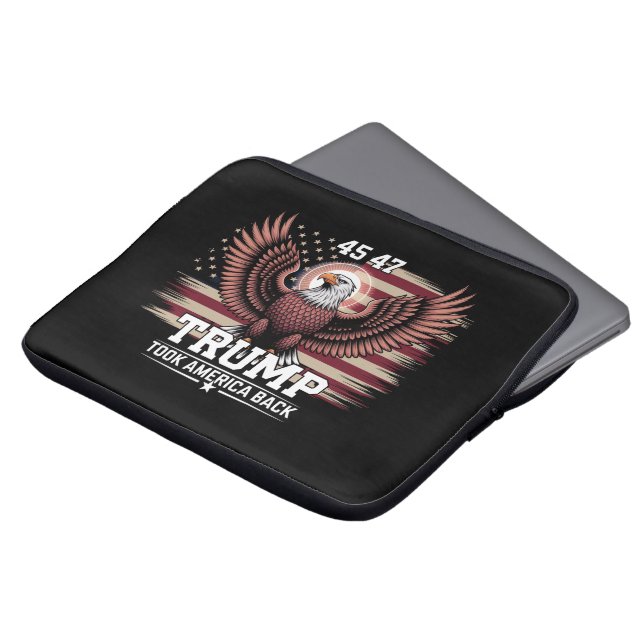 トランプ 45代 47代大統領 フラッグ 2025 イーグル アメリカ ラップトップスリーブ (正面上部)
