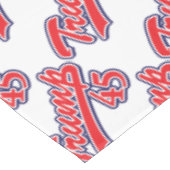 トランプ–45 – 赤 テーブルクロス (アングル)