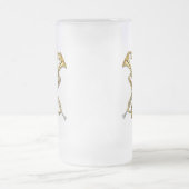 トランペットの蹴りの黄銅 フロストグラスビールジョッキ (中央)