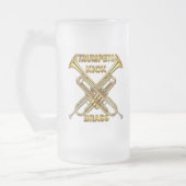 トランペットの蹴りの黄銅 フロストグラスビールジョッキ (左)