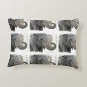 トランペットを吹く象 アクセントクッション (裏面)